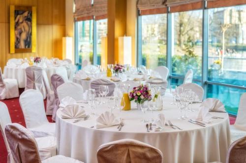 餐廳, HP公園廣場酒店 (HP Park Plaza) in 弗羅茨瓦夫郊區