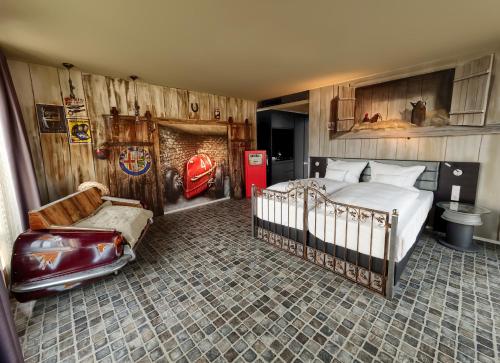 V8 HOTEL Motorworld Region Stuttgart - image 7