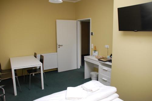 2 bedrooms, 2 beds