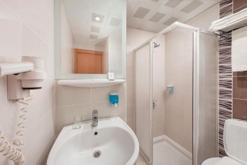 Golden Orange Hotel - image 7