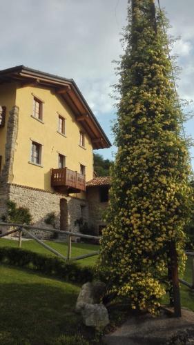  Agriturismo il posto delle fragole, Pension in San Giovanni Bianco bei Piazza Brembana