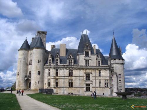 Наличие на забележителност наблизо, La Ligonne in Marillac-le-Franc