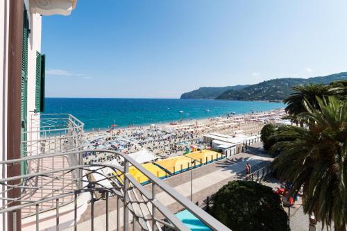 Double Room with Balcony and Sea View