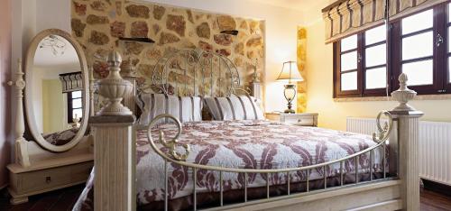 1 queen bed, 1 sofa bed