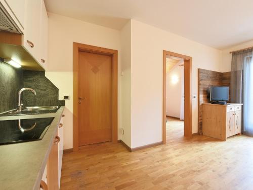 One-Bedroom Apartment with Balcony (2/4 Adults)