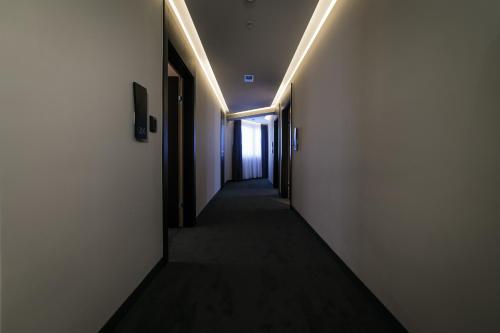 Hotel Bank - image 6