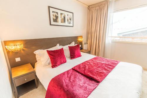2 twin beds