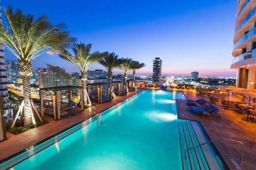 C y H Residences Hyde Fort Lauderdale