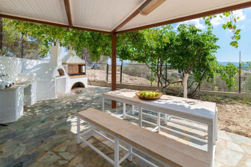  Haraki Hill & Sea View Apartments in Charaki