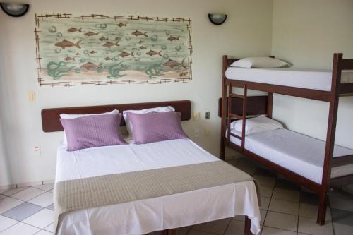 1 queen bed, 2 bunk beds