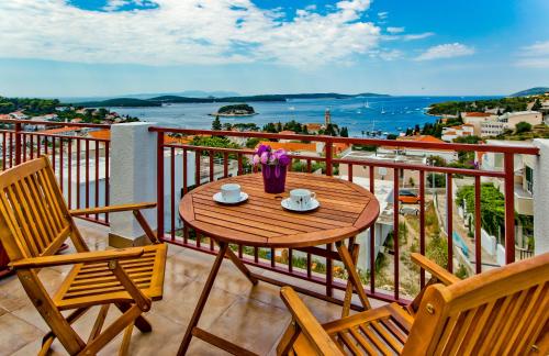  Apartments Ivusic in Hvar