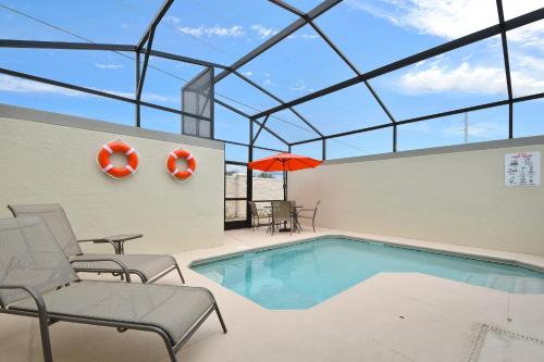 Five Bedrooms w/ GameRoom and Pool 4894 - image 2