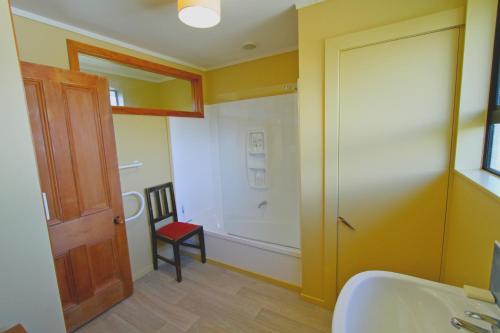 Misty River Retreat - Accommodation - Blenheim