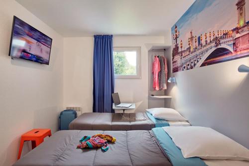 2 twin beds