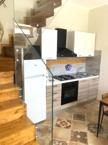 Simone Home 3