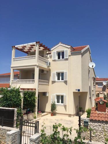  Apartment Vucica Sevid, Pension in Sevid