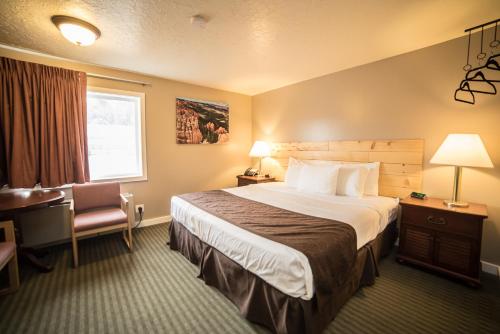 Red Ledges Inn - image 7
