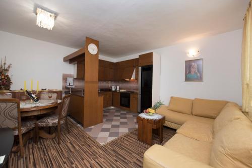 Apartment D&A, Split