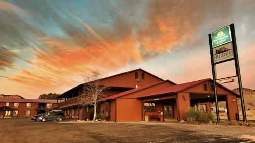 Red Ledges Inn - Accommodation - Tropic