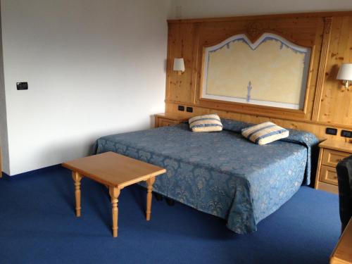 Triple Room with Mountain View
