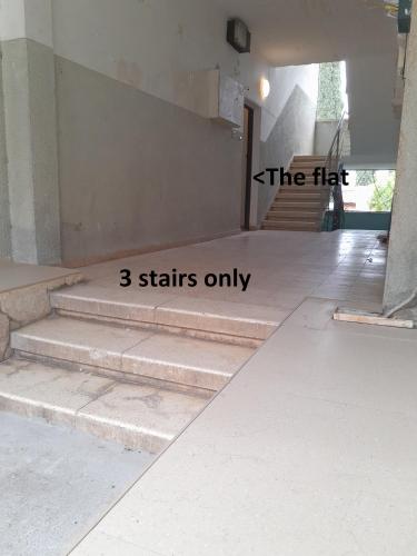 3 Stairs Only to Cozy Flat on Hillel st