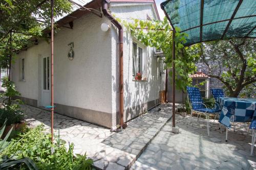 Apartment Miroslav - image 11