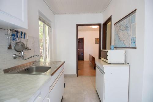 Apartment Miroslav - image 6