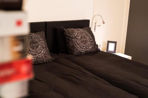 2 twin beds