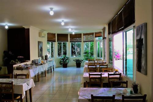 식음료(F&B), Byblos Comfort Hotel in 바이블로스(즈바일)