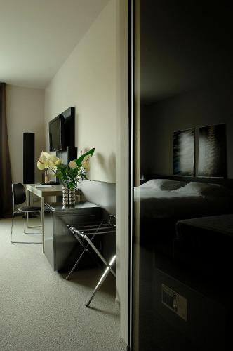 2 double beds