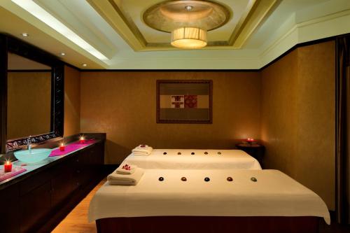 Spa, 上海新世界麗笙大酒店 (Radisson Blu Hotel Shanghai New World) in 上海