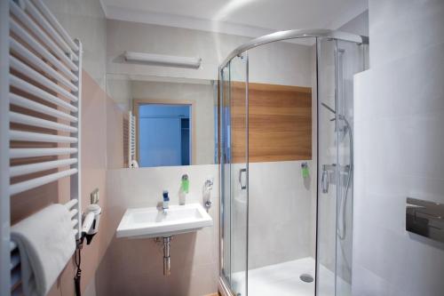 2 twin beds