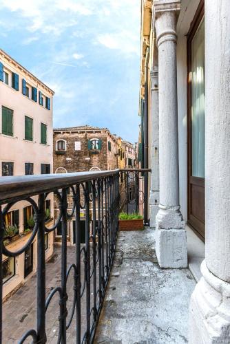Ca' Grassi 2 Apartment in San Marco with Balcony, Benátky (fotografie 3)