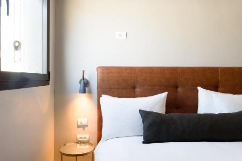 Junior Suite with Balcony image 7