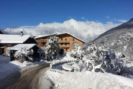 Spacious and stylish flat at the foot of the Mont-Blanc ideal for ski in ski out Les Houches