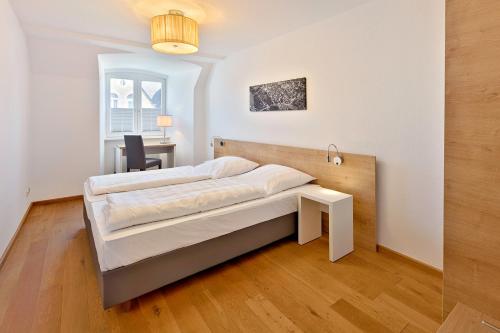 2 bedrooms, 3 beds