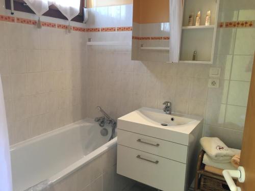 Les Loges du Lac - Appartement avec Terrasse photo 22