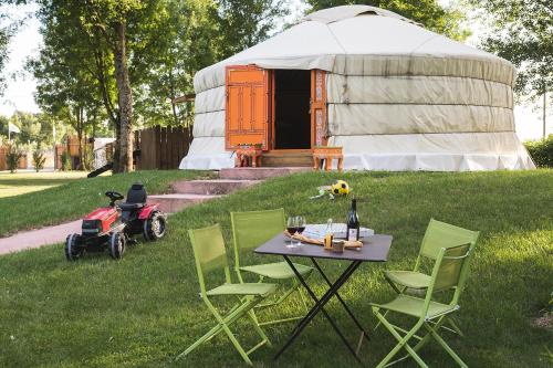 L'Escale des Châteaux de la Loire - Camping - Angé