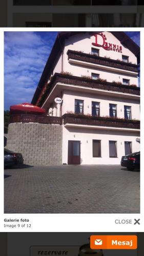 Hotel Dennis - main image