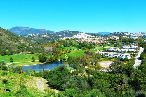 Luxury Flat -Sea, Golf and Mountain Views