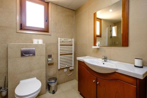 Les Palmiers Luxury Suites - image 8