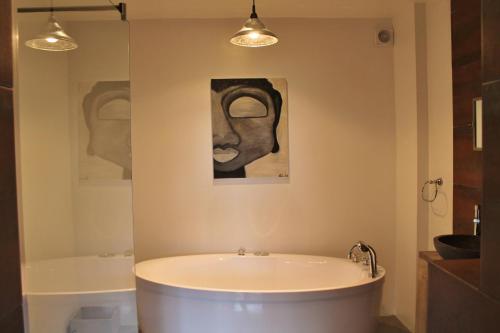 Zuhanyzó, Villa BBB in Oosterhout