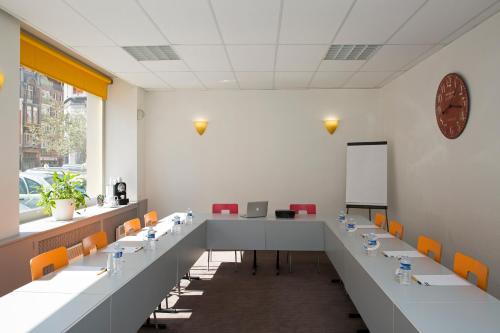 Kyriad Lille Centre Gares - image 4