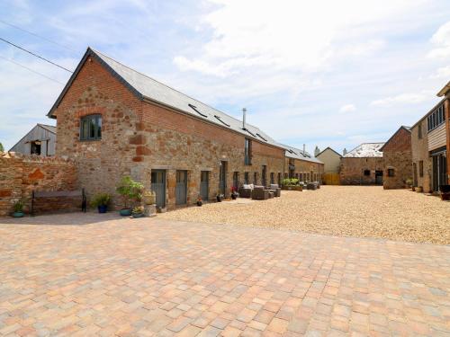 Swallows Barn Brixham - image 14