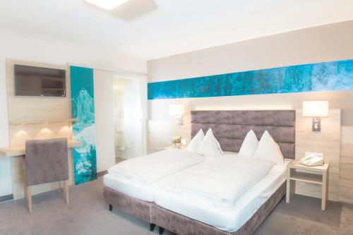 Hotel Neue Post - image 2