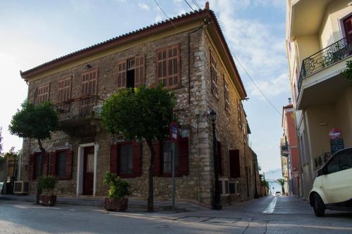  Traditional house of 1898 in the heart of old town of Nafplio in Nafplio