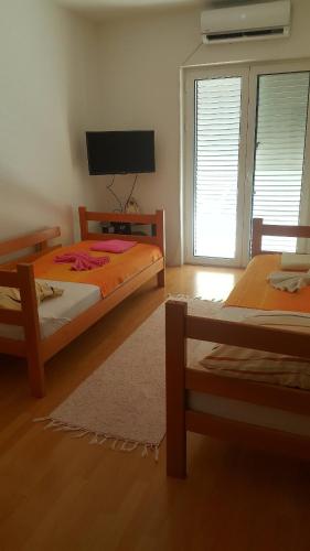 Room With Sea View - image 8