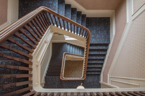 Cairn Hotel - image 9