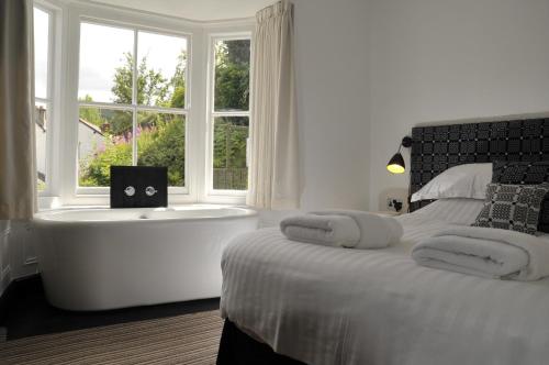 Greenbank Lodge LLANGOLLEN - manorhaus collection - image 2