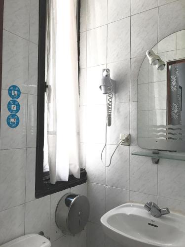 Hostal Los Arcos - image 12